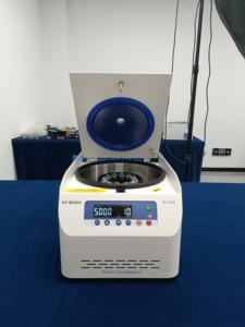 Máquina centrífuga 6000rpm Centrífuga Economica Desktop baixa velocidade centrífuga 50ml - Product Image 4