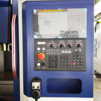 Fraiseuse verticale CNC BT40 Mengji MV-856 avec banc en fonte minérale et changeur d'outils automatique pour pièces automobiles et aérospatiales X800 Y560