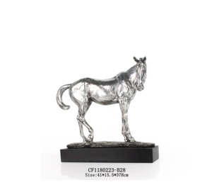 Statue de cheval Sculpture Animalière 2020 Nouvellement Conception En Gros Résine Figurine En Polyrésine pour La Décoration Intérieure Résine Mode Décoration de La Maison - Product Image 4