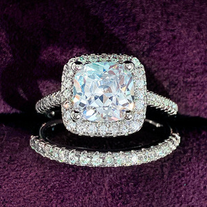 Anello Impilabile con Accenti in Cristallo per Donne, Elegante Anello Minimalista alla Moda, Accessorio per Uso Quotidiano e Feste - Product Image 3
