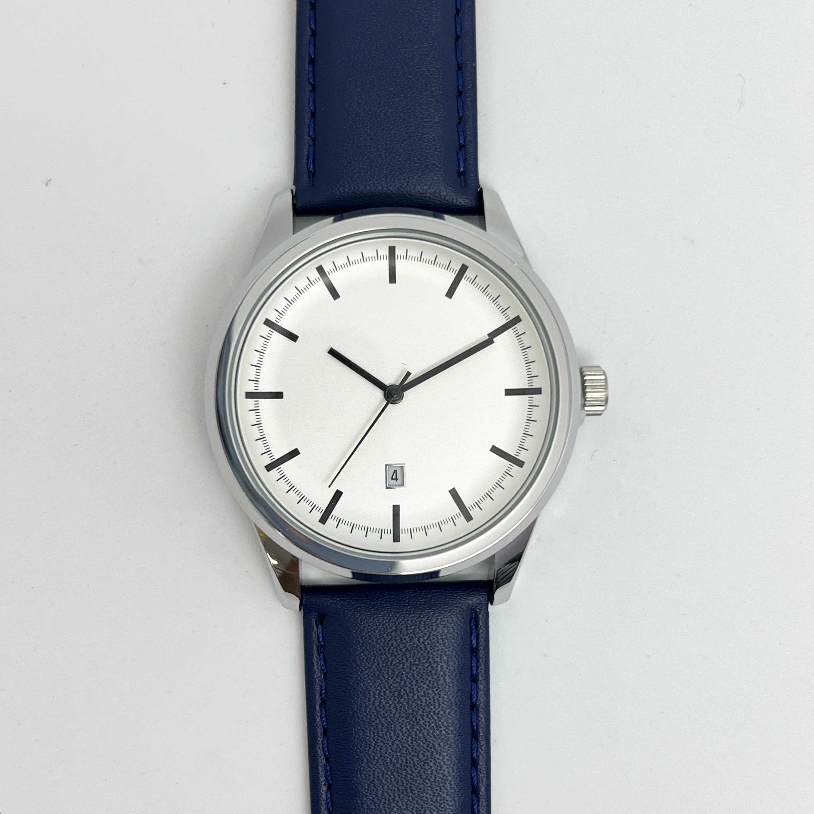 Silver / white / navy