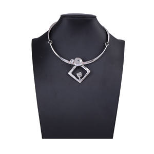 สร้อยคอโลหะผสมทรงกลมเรขาคณิตแนวพังก์แฟชั่นสำหรับผู้หญิง - Product Image 3