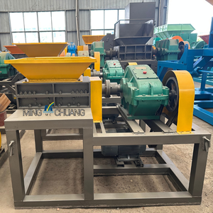 Déchiqueteuse compacte et économique pour plastiques, papier et bois – Mini déchiqueteuse à double arbre - Product Image 2