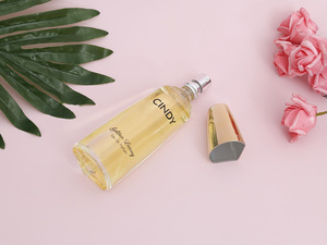 น้ำหอมสำหรับผู้หญิง กลิ่นฟลอรัล-วู้ดดี้ หรูหรา ยี่ห้อ CINDY - Golden Luxury ขนาด 50 มล. แบบสเปรย์ จากประเทศเวียดนาม - Product Image 5
