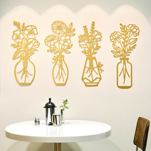 Jarrón de Pared Vertical de Metal con Diseño Art Deco para Sala de Estar, Fondo Dorado y Negro, Juego de 4 Piezas - Product Image 3