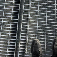 Grilles en acier galvanisé pour gouttières et canaux de drainage