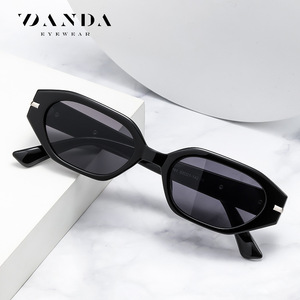 Gafas de Sol DANDA 6504 UV400 Unisex con Armazón Pequeño y Moderno - Product Image 2