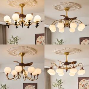 Un nouveau <span class=keywords><strong>lustre</strong></span> <span class=keywords><strong>ventilateur</strong></span> à spectre complet avec une lampe en kaki dans un salon de style moyen et un plafond de style shanghai <span class=keywords><strong>ancien</strong></span> - Product Image 2