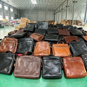 Bolso de <span class=keywords><strong>Mano</strong></span> de Cuero Usado A13 para <span class=keywords><strong>Hombre</strong></span>, Venta al por Mayor de Bolsos de Cuero Vintage Usados para <span class=keywords><strong>Hombre</strong></span>, Bolsos de Hombro de Diseñador de <span class=keywords><strong>Segunda</strong></span> <span class=keywords><strong>Mano</strong></span> de Calidad para Reventa - Product Image 1