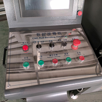 Machine de pliage automatique de profilés en aluminium à moteur à couple élevé pour les cadres incurvés d'affiches publicitaires extérieures