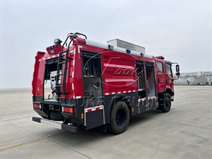 Camión de Bomberos Dongfeng con Tracción en las Cuatro Ruedas 4x4, Motor Potente, Tanque de 5000 Litros, 4WD Todoterreno para Terrenos Difíciles - Product Image 4