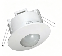 Détecteur de mouvement infrarouge 360° encastré avec temporisation et luminosité réglables, installation encastrée pour usage intérieur