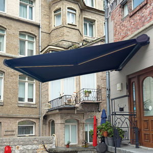 Auvent électrique à boîte complète avec cadre en aluminium, auvent rétractable en tissu imperméable avec lumières - Product Image 1