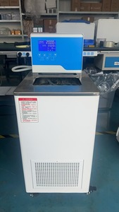 Bain-marie chauffant et réfrigérant de laboratoire DC-2020 20~100 avec circulateurs de chauffage - Product Image 2