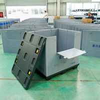 Caisse de palettisation pliable modèle 1177 avec couvercle, bac de manutention en HDPE pliable avec une porte pour chariot élévateur