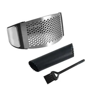 Prensa manual de alho em aço inoxidável com alça macia, utensílio criativo de cozinha para fazer pasta de alho