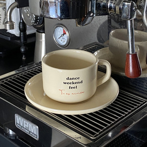 Juego de taza de café y platillo de cerámica con letras inglesas simples coreanas, taza de leche para <span class=keywords><strong>desayuno</strong></span> resistente al calor - Product Image 2