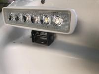 Haute Qualité 12v 18w Simple Rangée Conduite Led Travail Lumière Double Couleur LED Barre Lumineuse LED Épandeur Lumière pour Bateau Voiture RV