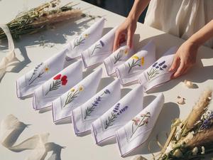 Divers mouchoirs en lin fleuri adaptés aux mariages, aux familles et aux restaurants, durables et fabriqués en 100% lin - Product Image 5