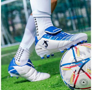 Chaussures de football pour hommes, modèle haut de gamme 2025 Cristiano <span class=keywords><strong>Ronaldo</strong></span>, design respirant, semelle intermédiaire en caoutchouc T03, tige en PU, doublure en coton - Product Image 4