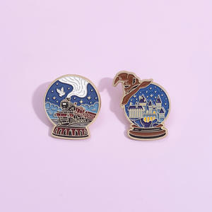 Accesorios <span class=keywords><strong>de</strong></span> Halloween personalizado negro níquel bruja <span class=keywords><strong>tren</strong></span> mágico Castillo solapa Pin broche bola <span class=keywords><strong>de</strong></span> cristal hechizo artesanías <span class=keywords><strong>de</strong></span> Metal - Product Image 1