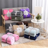 Couverture Polaire Personnalisée pour Noël ou l'Hiver, Plaid Doux Lavable avec Motifs Festifs