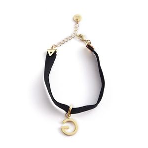 Pulsera de Joyería de Lujo Personalizada, con Grabado en Relieve, Pintura y Logotipo, para Mujer, Moderna y Elegante para Fiestas - Product Image 1