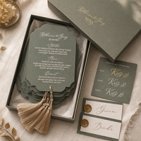 Invitation de mariage et carte de menu personnalisées en velours gaufré, style européen, faites à la main, vert sauge, découpe UV, détail pompon