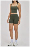 Ensemble de shorts de yoga contrastés pour femmes, débardeur court à dos élégant et shorts de yoga taille haute pour le fitness