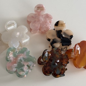 New Trendy Small <strong>Flower</strong> Shaped Acetate <strong>Hair</strong> Clip Accessories Marbling Clear <strong>Color</strong> Shark <strong>Hair</strong> <strong>Claws</strong> - Product Image 1
