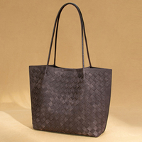 Sac à main de luxe 2025 en cuir PU tressé véritable, nouveau design, sac à bandoulière pour femme, deux ouvertures, sacs tissés faits main en gros de Chine