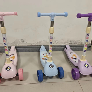 <span class=keywords><strong>Trottinette</strong></span> pliable moderne pour enfants à trois roues, cadre en alliage d'acier, utilisation en extérieur - Product Image 1