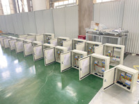 Tableau de distribution électrique 0,4 kV en acier avec disjoncteurs, barres omnibus et équipement de commande CE