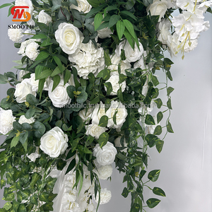 Arco de Entrada para Escenario de Boda, Decoración con Rosas Blancas y Follaje, Arco Floral con Cortinas - Product Image 3