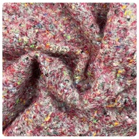 Tissu en laine bouclée style tweed chic, coloré et moucheté, pour manteaux de luxe pour femmes
