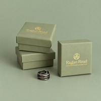 Boîte personnalisée avec couvercle supérieur et inférieur, estampage à chaud du logo pour l'emballage de bijoux, de bagues et de cadeaux