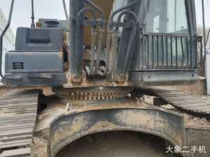 Excavatrice sur rail robuste et fiable, fonctionnement fluide, booster de productivité pour les projets de construction scolaire - Product Image 2