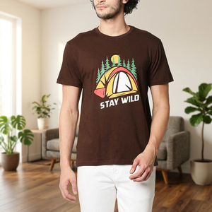 T-shirt en coton à manches courtes pour homme, col rond, coupe classique, imprimé Stay Wild, style décontracté, tissu jersey - Product Image 3