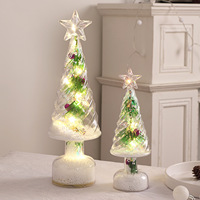 JIAXUN Décoration de Noël de bureau en forme de flocon de neige lumineux avec aiguilles de pin, veilleuse d'ambiance pour intérieur, cadeaux