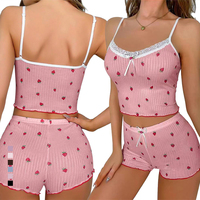 Ensemble de pyjama en maille côtelée pour femmes avec haut de camisole rose et short, col en dentelle, dos nu, imprimé fraise, vêtements de maison