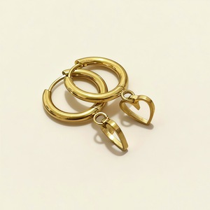 Pendientes pequeños modernos y novedosos, de diseño exclusivo, sencillos y bonitos, con forma de corazón, tipo broche y de tuerca, para mujer. - Product Image 3