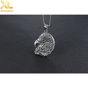 Superbe pendentif aigle en acier inoxydable pour homme avec design tête d'aigle, collier style punk, pendentifs et breloques raffinés - Product Image 6