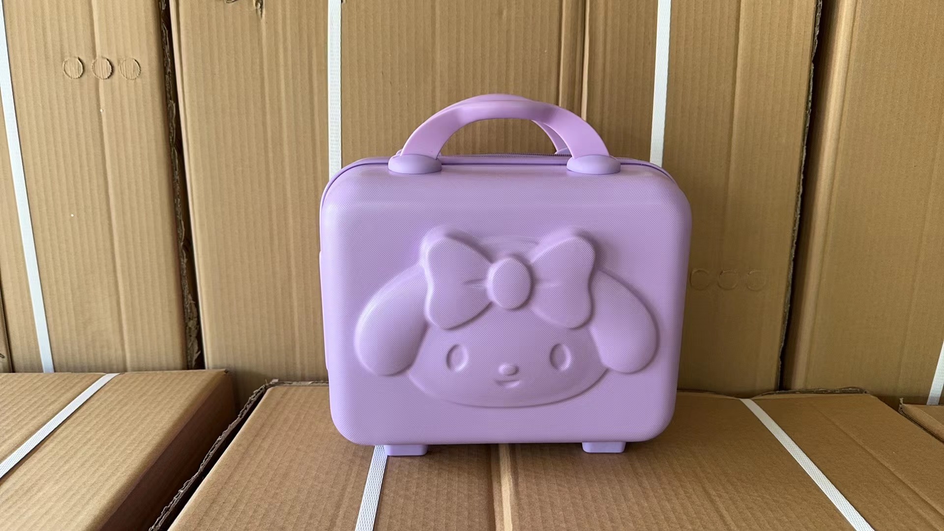Petite fille violette