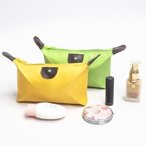 Sac cosmétique pliable imperméable personnalisé à bas prix avec logo, couleur bonbon, trousse de toilette, pochette de maquillage pour les voyages - Product Image 2