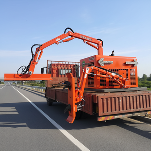 Cortasetos Hidráulico Montado en Camión para Mantenimiento de Carreteras y Caminos - Product Image 1