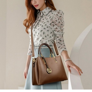 Fournisseur Direct – Sacs à Main Bandoulière 2-en-1 pour Femmes, Fabricant de Sacs en Cuir, Sac Fourre-Tout à Fermeture Éclair - Product Image 5
