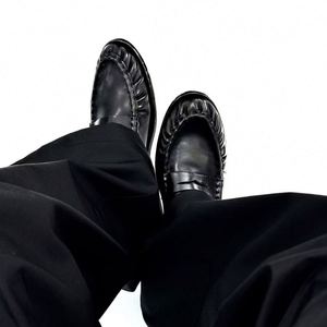 Mocasines de Cuero Genuino Negro con Punta Redonda y Borlas Decorativas, Zapatos Casuales para Hombre para Todas las Temporadas - Product Image 5