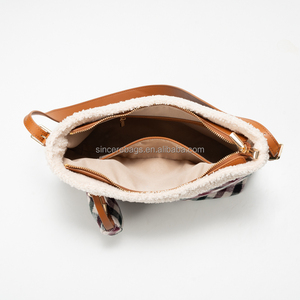 Última Novedad: Bolso Bandolera de PU Impermeable con Diseño Geométrico Vintage, Estilo Bohemio Gitano, Hecho a Mano, Estilo Western, Elegante - Product Image 4