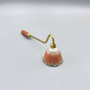 Spegnicandela Ebraico Placcato Argento Premium Spegne in Sicurezza le Candele del Shabbat con Eleganza e Precisione - Product Image 2