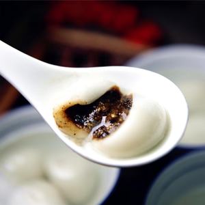 Tangyuan au sésame <span class=keywords><strong>noir</strong></span> congelé - Dessert traditionnel chinois, ingrédients naturels, prêt à cuisiner, sans <span class=keywords><strong>gluten</strong></span> - Product Image 6